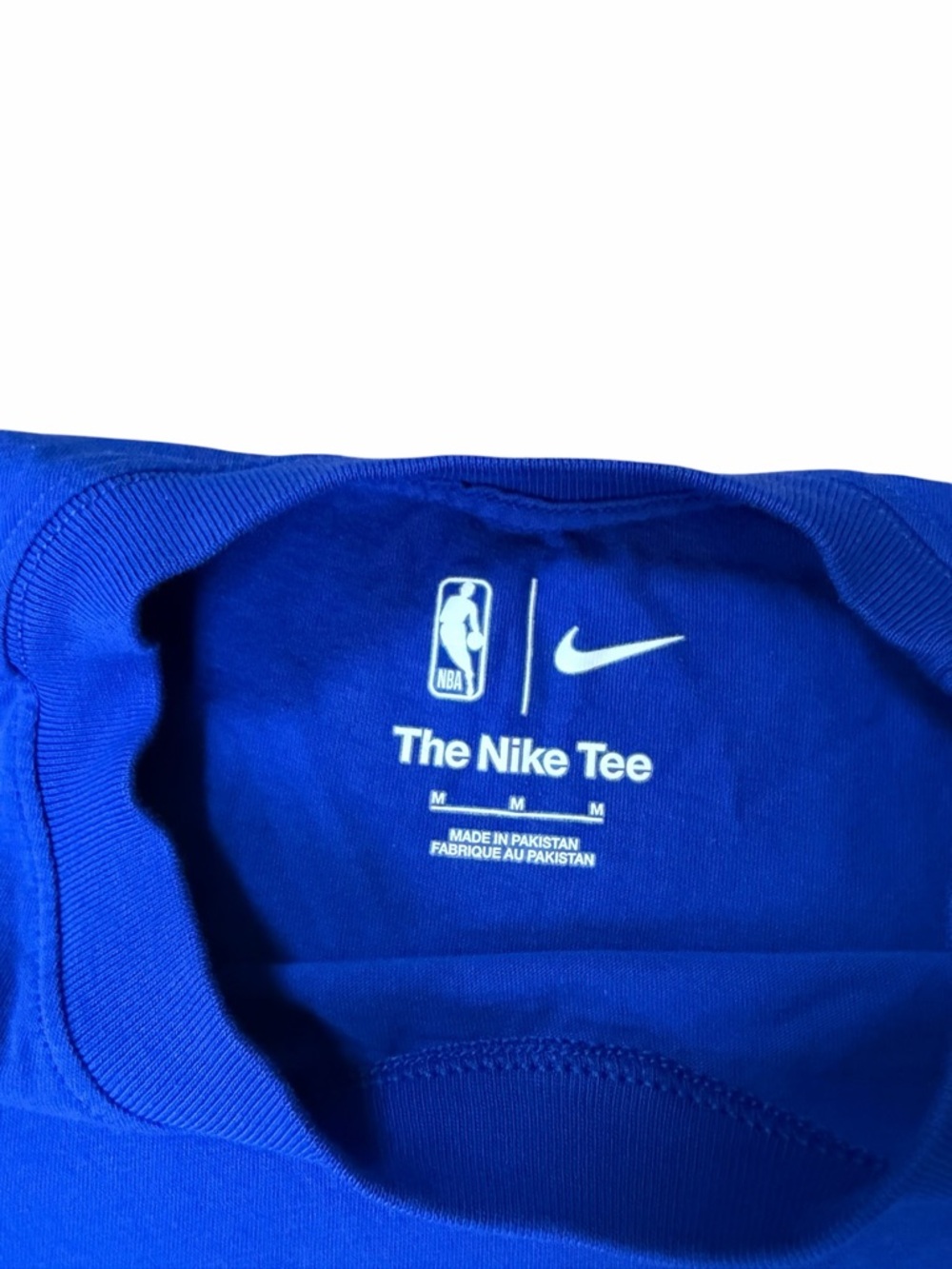 Nike NBA Detroit Pistons Men’s Medium Essential Royal Blue Tee - Picture 5 of 5